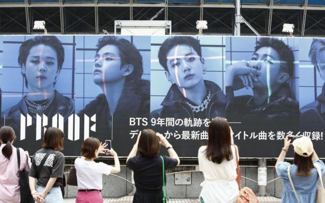 Imagen promocional de BTS durante su anterior gira.