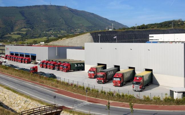 Un pabellón de transportes de Lanbarren.