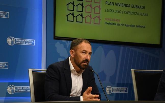 El consejero de Vivienda y Agenda Urbana del Gobierno Vasco, Denis Itxaso