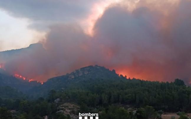 El incendio de Paüls, en imágenes / NTM El incendio de Paüls, en imágenes