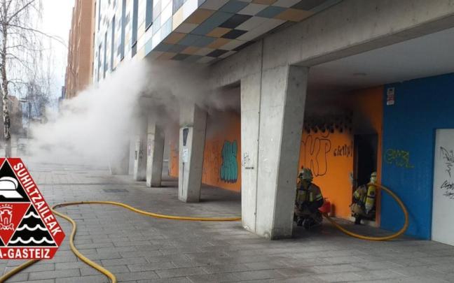 Incendio en un local de la Avenida Praga, en Salburua