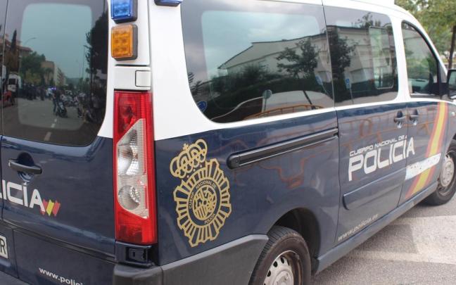 Una furgoneta de la Policía Nacional en una imagen de archivo. Una furgoneta de la Policía Nacional en una imagen de archivo.