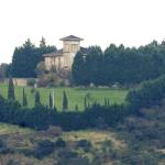 En la propiedad rodeada de 1.450 abetos y otras especies sobresale el viejo chalet que albergó la estación radioléctrica.