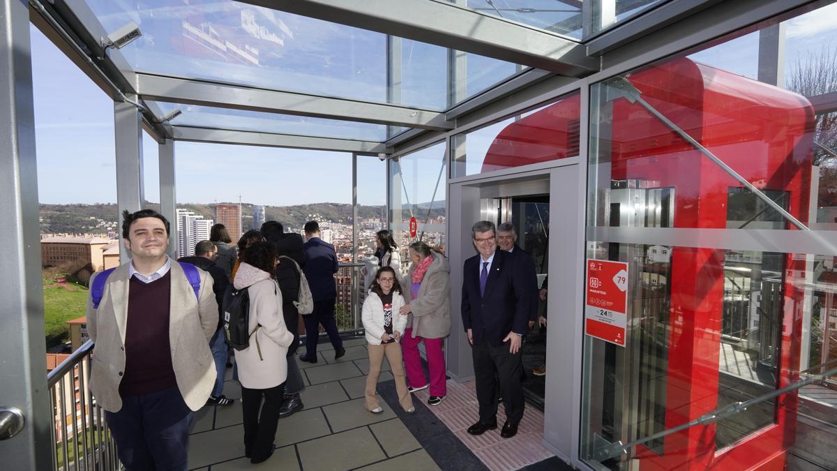 El alcalde de Bilbao, Juan Mari Aburto, acudió a la inauguración