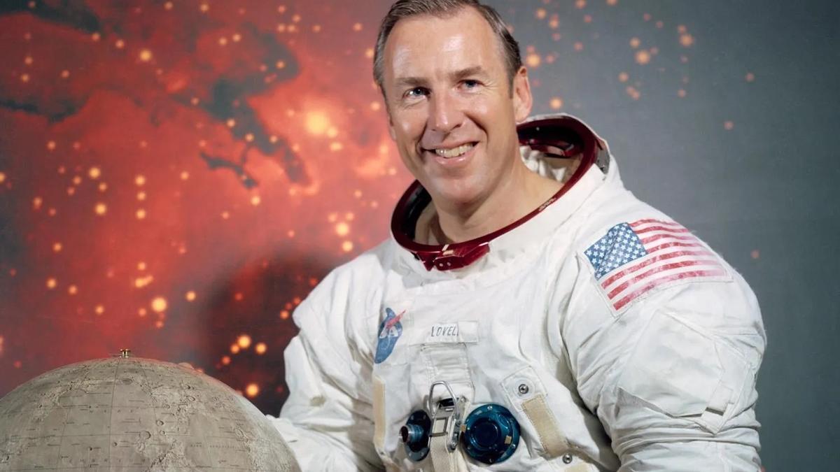 El astronauta Jim Lovell