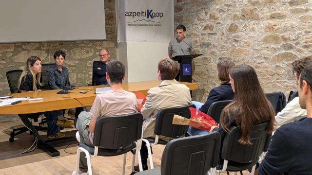 El palacio Basazabal sirvió de marco a la presentacion de azpeitiaKoop