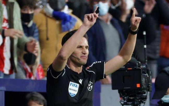 Munuera Montero, en un partido anterior. / EFE