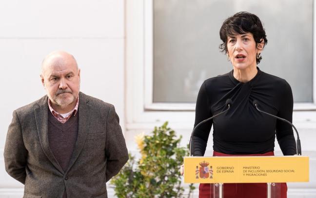 La ministra de Inclusión, Seguridad Social y Migraciones, Elma Saiz (d), y el presidente del Comité de Representantes de Personas con Discapacidad (CERMI), Luis Cayo Pérez Bueno (i).