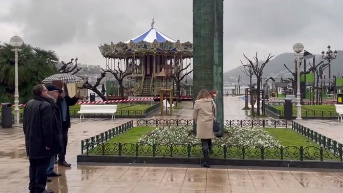 Ofrenda floral en Donostia con la presencia de Ynestrillas