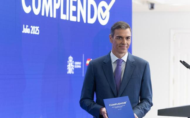 El presidente del Gobierno español, Pedro Sánchez, presume de llevar dos años "cumpliendo" y anuncia que en 2026 habrá presupuestos