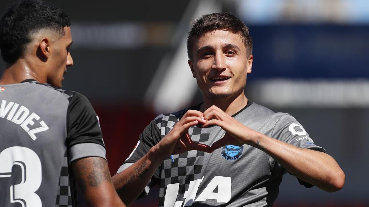 Tenaglia celebra su tanto frente al Lugo en la primera vuelta.