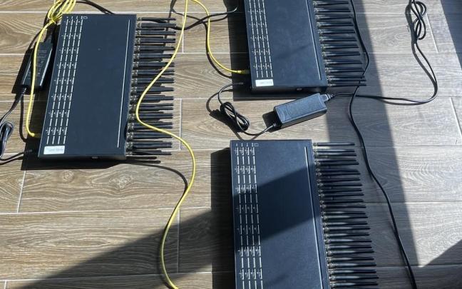 Parte de los dispositivos encontrados por el Servicio Secreto de Estados Unidos antes del inicio de la Asamblea General de Naciones Unidas.