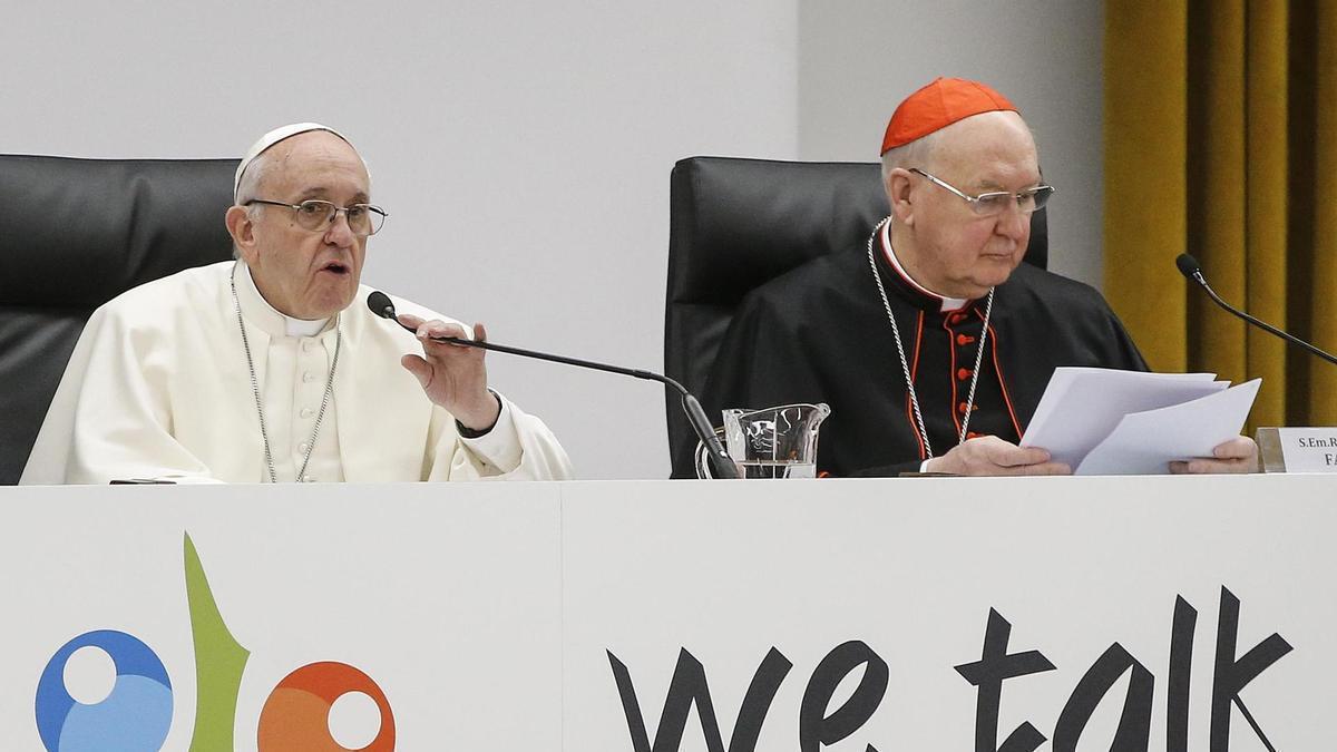 El papa Francisco junto al cardenal Kevin Farrell.