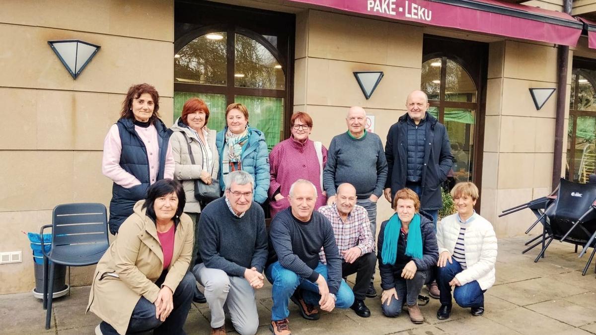 Integrantes de la junta directiva de Pake Leku.