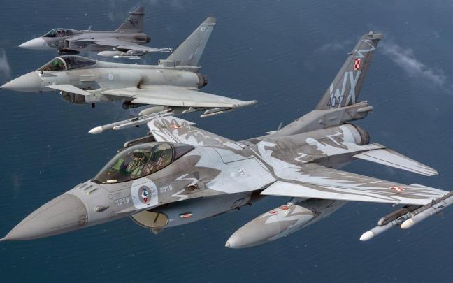 Varios cazas de la Fuerza Aérea de Reino Unido.