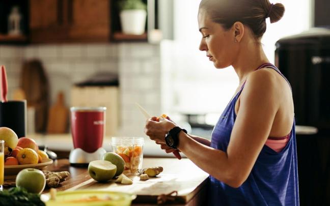 Comer bien tras el ejercicio puede ayudar a recuperar mejor y a optimizar el rendimiento a largo plazo.