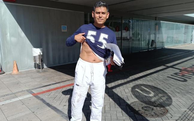 Raúl de la Llama Estrada, a la salida de urgencias. Raúl de la Llama Estrada, a la salida de urgencias.