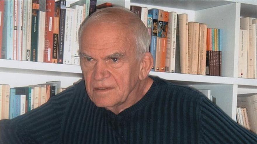 El escritor Milan Kundera en una imagen de archivo.