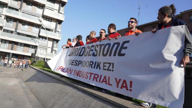 Los trabajadores de Bridgestone siguen pidiendo la retirada del ERE y un plan industrial de futuro