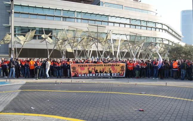 Trabajadores de Tubos Reunidos se manifiestan en Bilbao