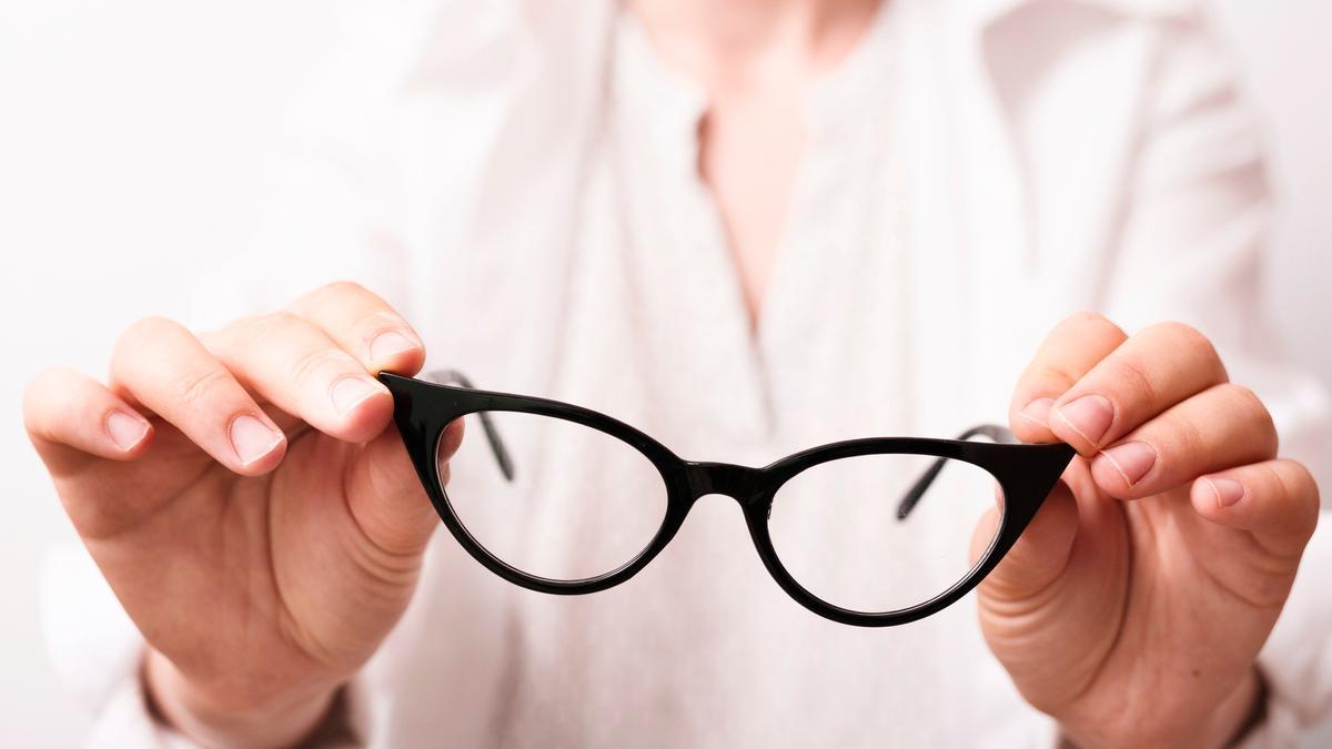 Advertencia de los ópticos a la Seguridad Social por la financiación de las  gafas