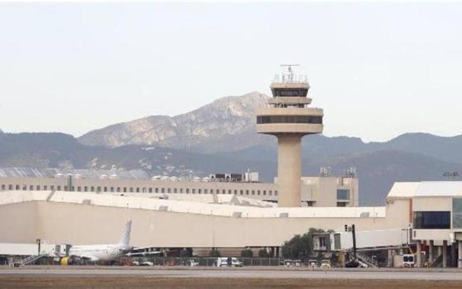Vista general del aeropuerto de Palma, en una imagen de archivo. Vista general del aeropuerto de Palma, en una imagen de archivo.