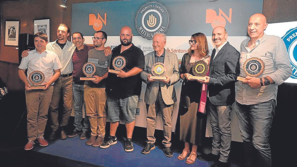 Foto de familia de todos los premiados en esta edición.