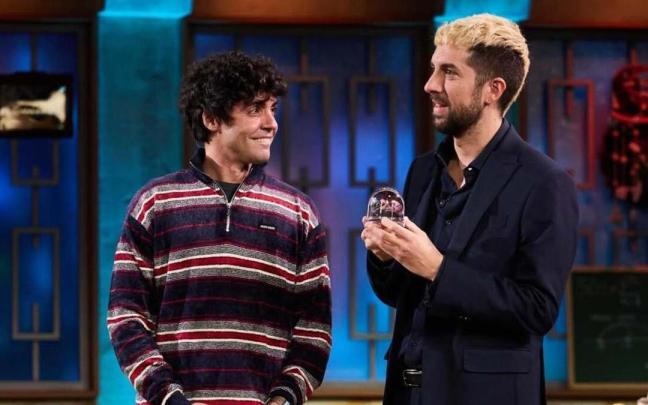 Javier Ambrossi y David Broncano en 'La Revuelta'