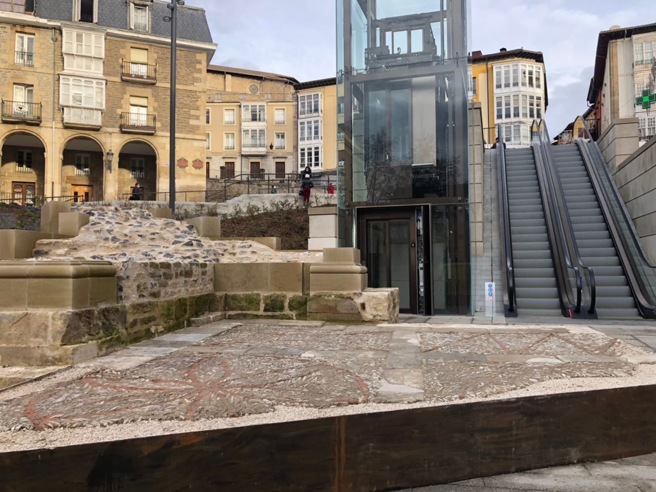 Ascensores y escaleras mecánicas del Casco Medieval de Gasteiz. Foto: Ayuntamiento de Gasteiz