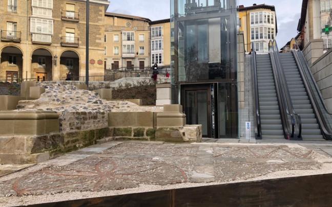 Ascensores y escaleras mecánicas del Casco Medieval de Gasteiz. Foto: Ayuntamiento de Gasteiz Ascensores y escaleras mecánicas del Casco Medieval de Gasteiz. Foto: Ayuntamiento de Gasteiz