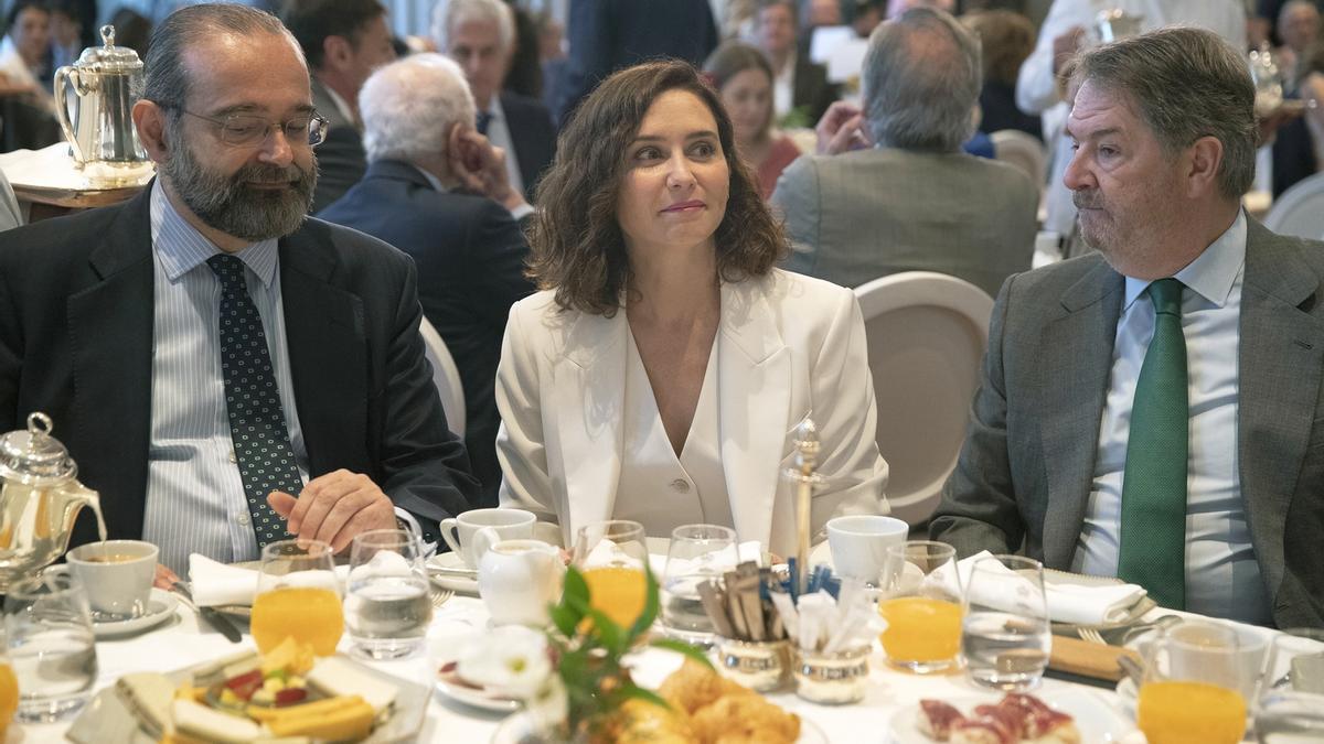 Isabel Díaz Ayuso, en el desayuno informativo que protagonizó ayer en Madrid.