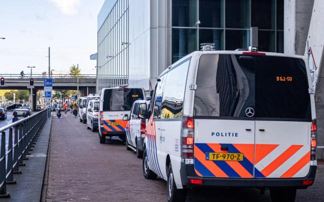 Un ataque con un explosivo contra una escuela judía en Ámsterdam deja daños leves