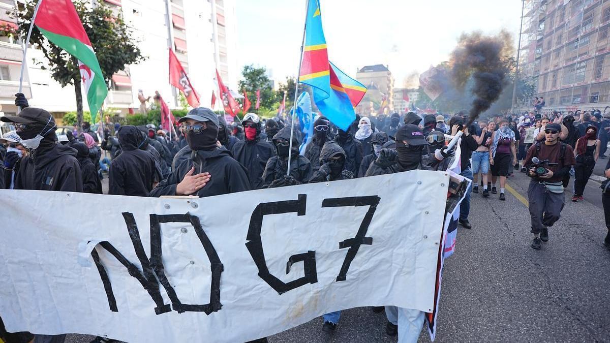 Miles de manifestantes protestan en Ginebra contra la cumbre del G7