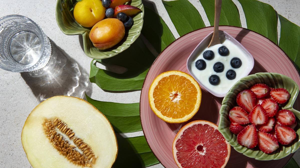 Algunas frutas y verduras tienen acción antioxidante.