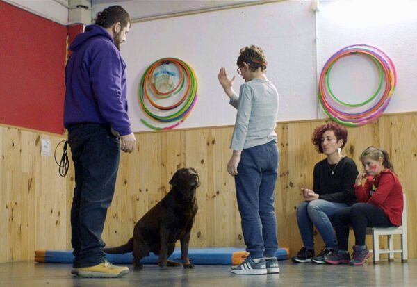 Momento de una sesión de terapia con Iosu e Ivonne