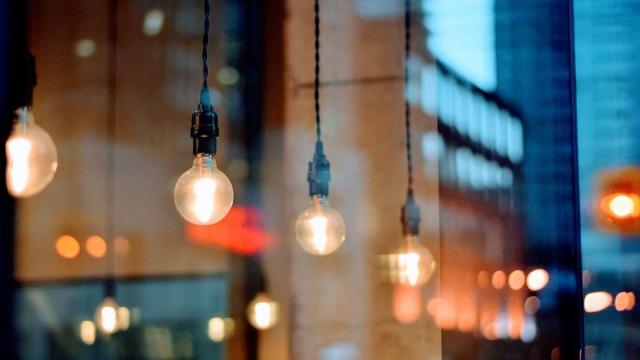 Una iluminación eficiente es clave para ahorrar en la factura de la luz / Pixabay Una iluminación eficiente es clave para ahorrar en la factura de la luz