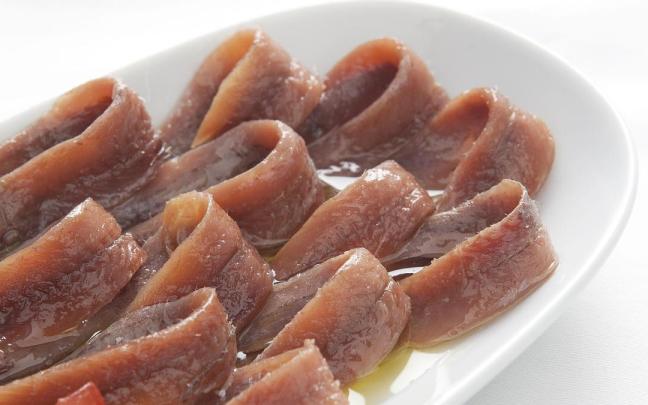 Anchoas en aceite, un bocado muy nutritivo.