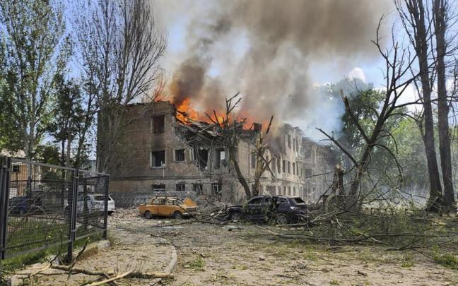 Así ha quedado el hospital de Dnipró tras el ataque.