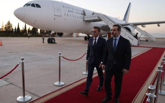 Emmanuel Macron y Asaad Hasán al Shaibani en Damasco.