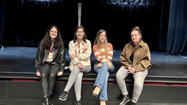 Eunate Encinas, Nuria Alzaga, Sandra Caballero e Irati Redondo, responsable de GazteARTEan.