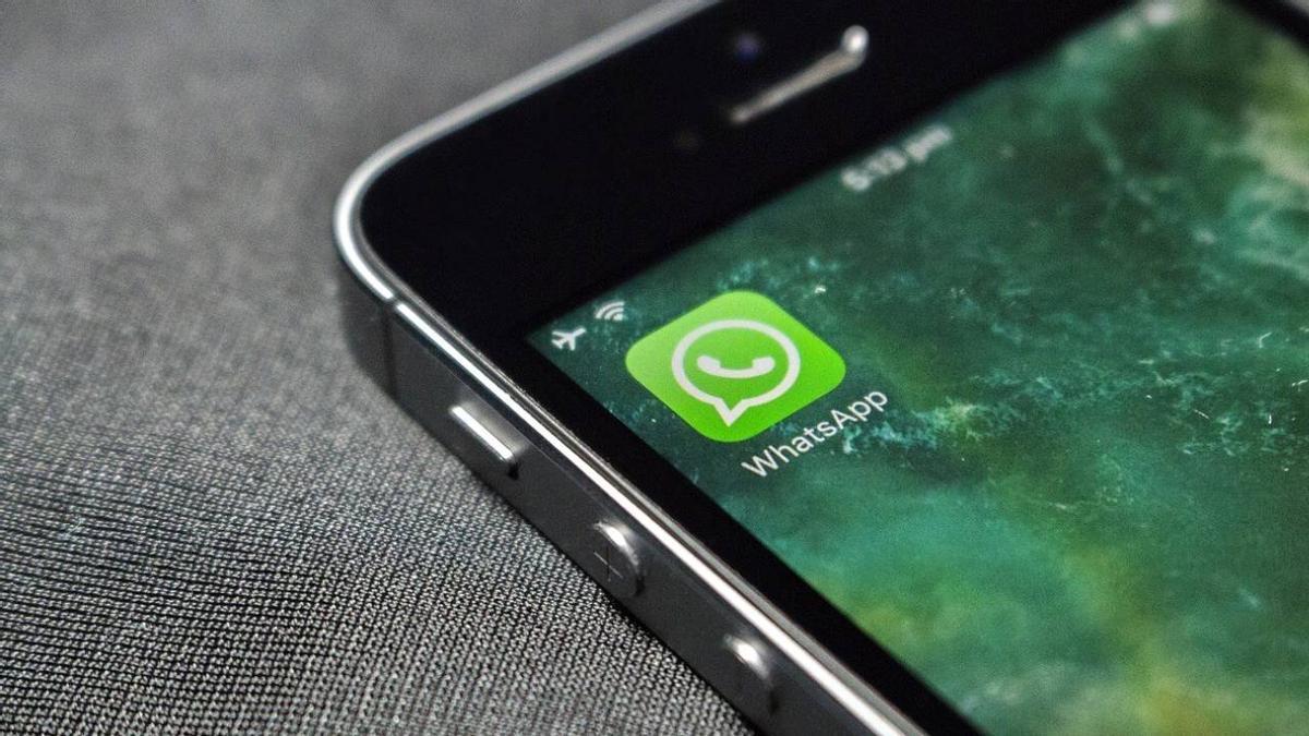 La Policía Nacional alerta: esto es lo que debes hacer si recibes un código por WhatsApp