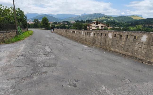 Avenida San Roque en Amurrio antes de la mejora