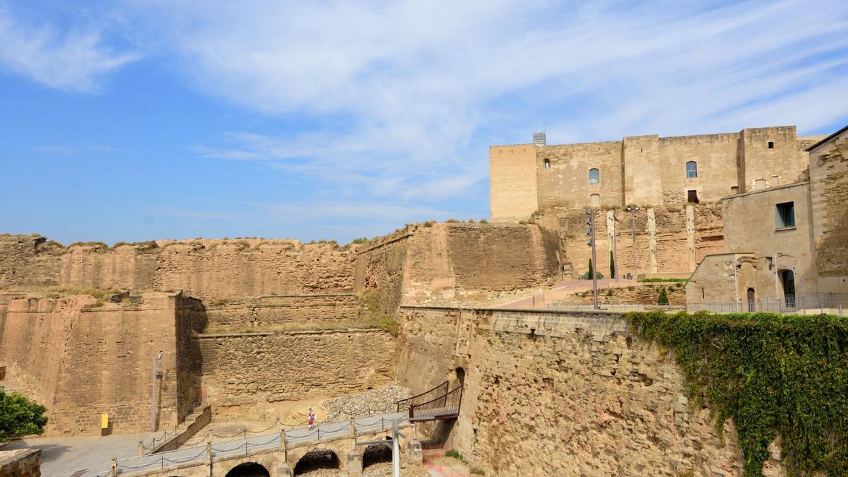 Los restos del medieval Castillo del rey, o Castillo de Suda, certifican la importancia estratégica y militar de Lleida a lo largo de la historia.