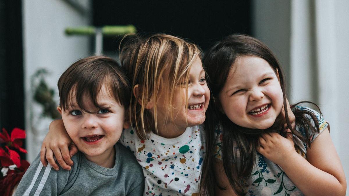 Es importante concienciar a los niños y niñas de la necesidad de evitar el contacto de cabeza con cabeza.