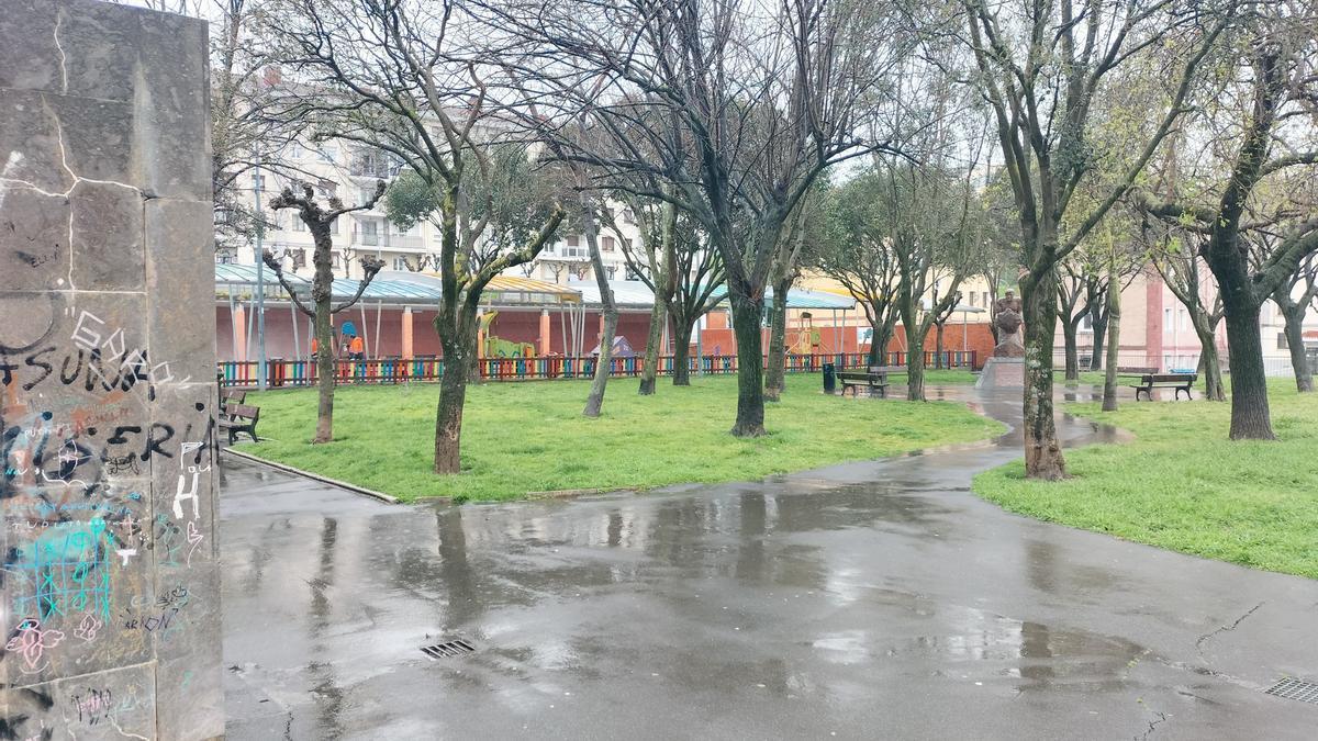 El parque Otxartaga mejorará la seguridad con la iluminación de la zona del bosque junto al parque infantil