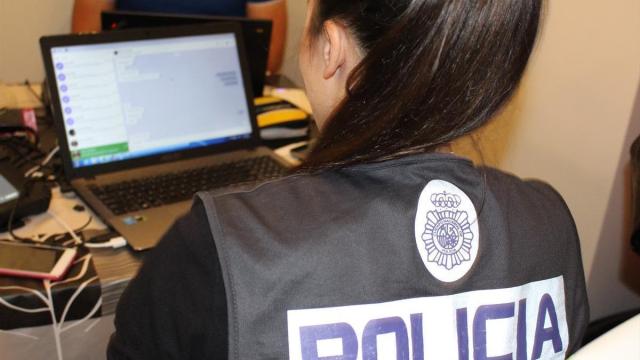 Imagen de una agente de la Policía Nacional.