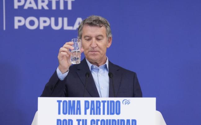 Alberto Núñez Feijóo, presidente del PP, considera que para ir contra Sánchez bastan informaciones periodísticas