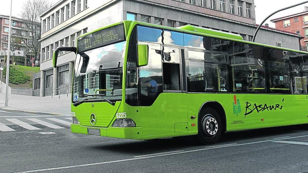 La Asociación de Vecinos de San Miguel quiere que la Lanzadera tenga parada junto al Ayuntamiento