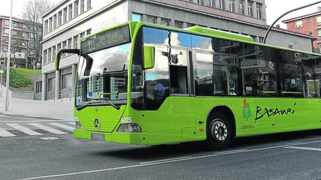 La Asociación de Vecinos de San Miguel quiere que la Lanzadera tenga parada junto al Ayuntamiento