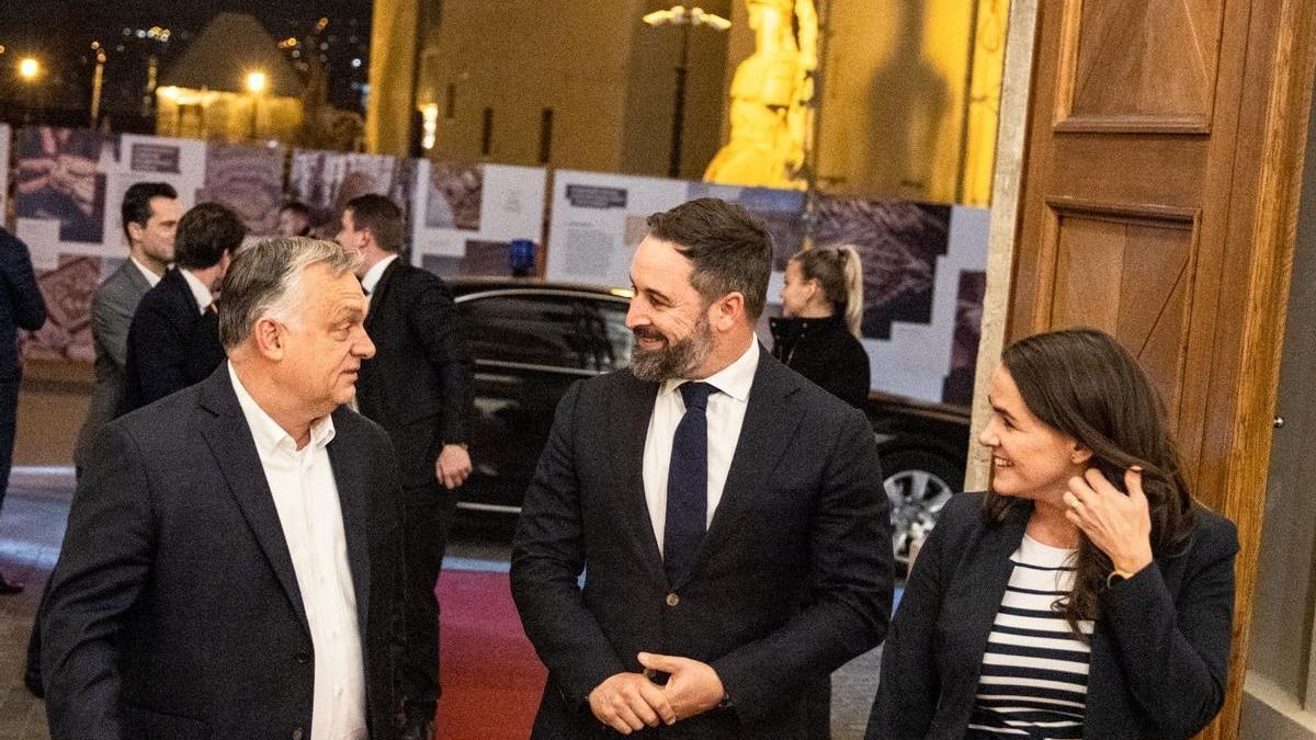 El presidente de Vox, Santiago Abascal, junto al primer ministro de Hungría, Viktor Orban, en una imagen de archivo.